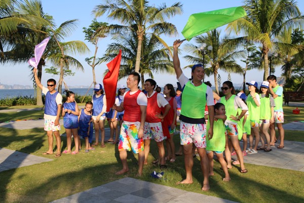 Sôi động du lịch hè: Bãi biển miền Trung hút khách ảnh 3